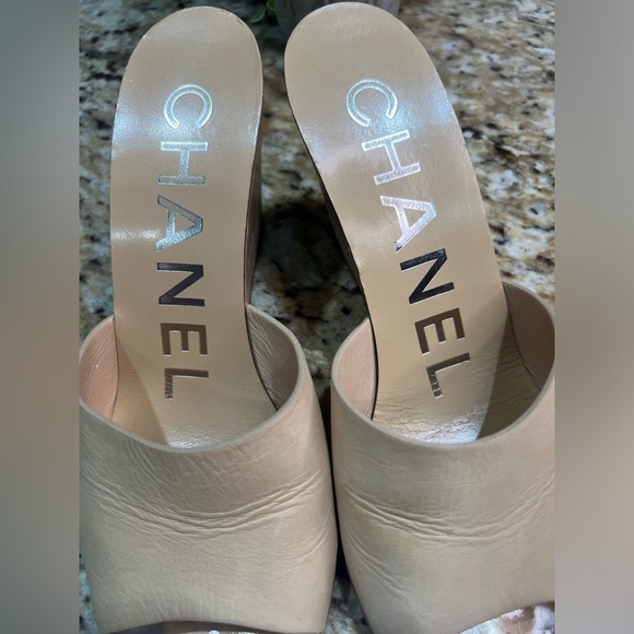CHANEL Cream Leather Open Toe Wooden Wedges Mules 37 - Picture 7 of 12
